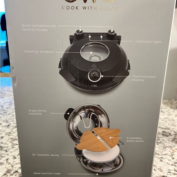 CWC Black Pizza Maker - Picture 3 of 3